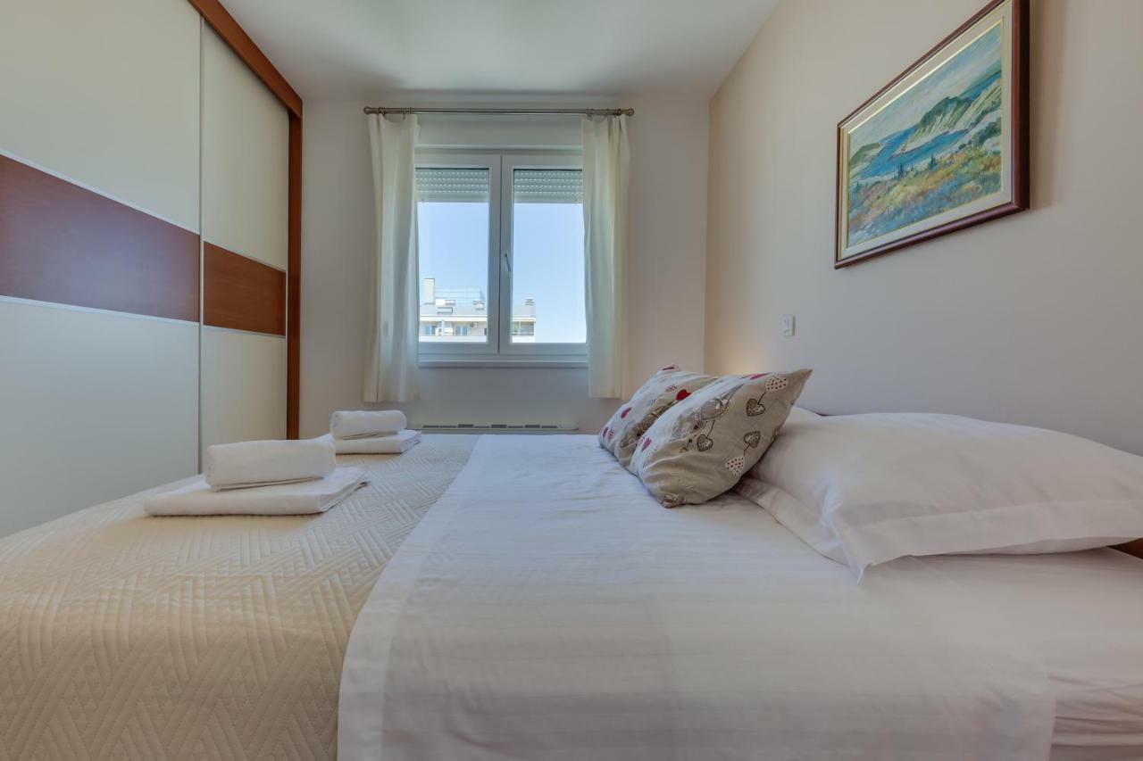 Apartment Pavic - Private Parking Задар Экстерьер фото