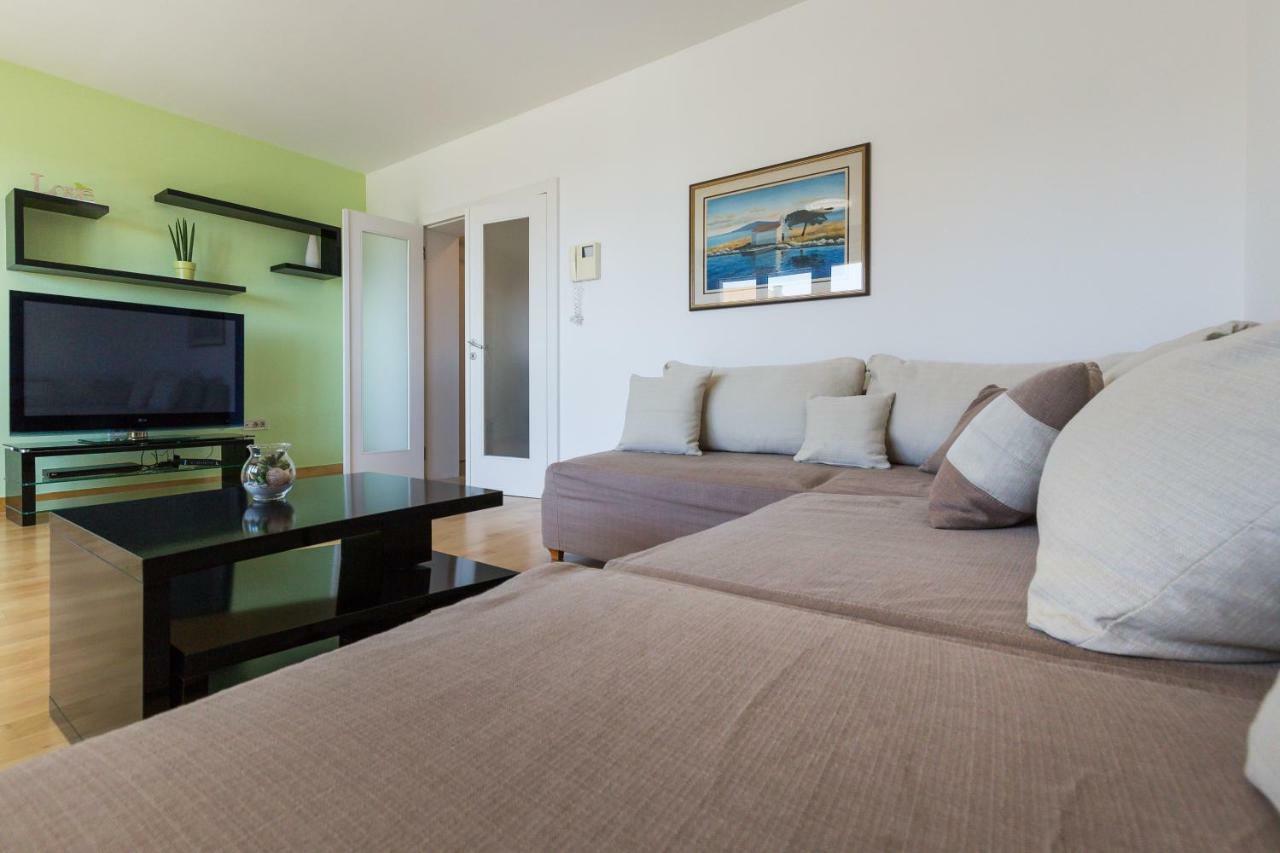 Apartment Pavic - Private Parking Задар Экстерьер фото